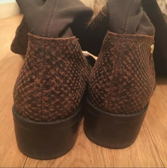 Michael Kors riding boots snakeskin detail - Picture 4 of 5
